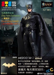 DC Mezco Toyz Batman Ascending Knight (Blackout STS)