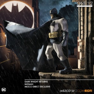 DC Mezco Toyz Batman (The Dark Knight Returns - Black & Gray)