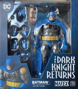DC Mafex DC Comics Batman (The Dark Knight Triumphant)