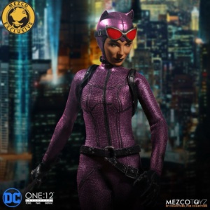 DC Mezco Toyz Catwoman (Purple Suit)