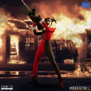 DC Mezco Toyz Harley Quinn (Deluxe)
