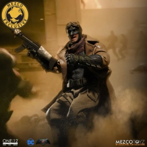 DC Mezco Toyz Knightmare Batman (Batman vs Superman)