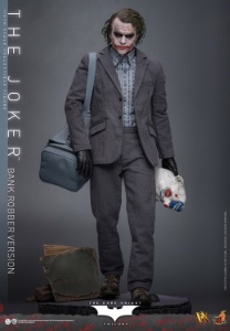 DC Hot Toys DC Comics The Joker (Bank Robber Version)