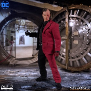 DC Mezco Toyz Two-Face (DC Comics)